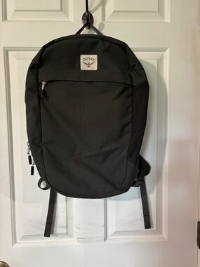 Osprey Large Arcane Backpack. Hard to find dark army green color w/black accent,